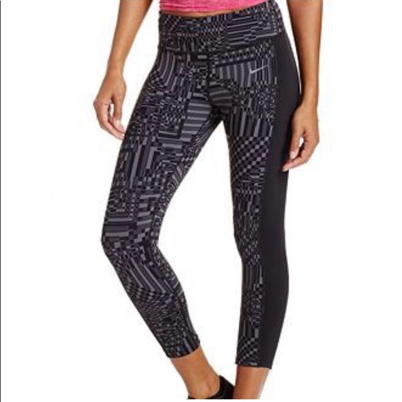 nike epic lux printed capri